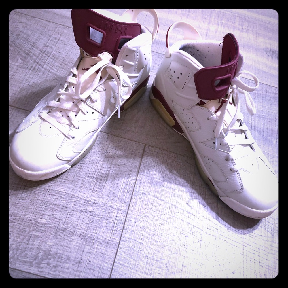 Jordan 6 Maroon size 11 used but great condition